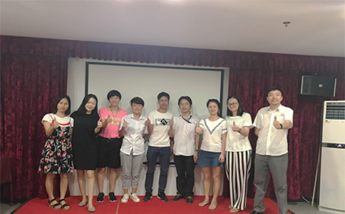  通發激光的家人們和各位美女初次見面！